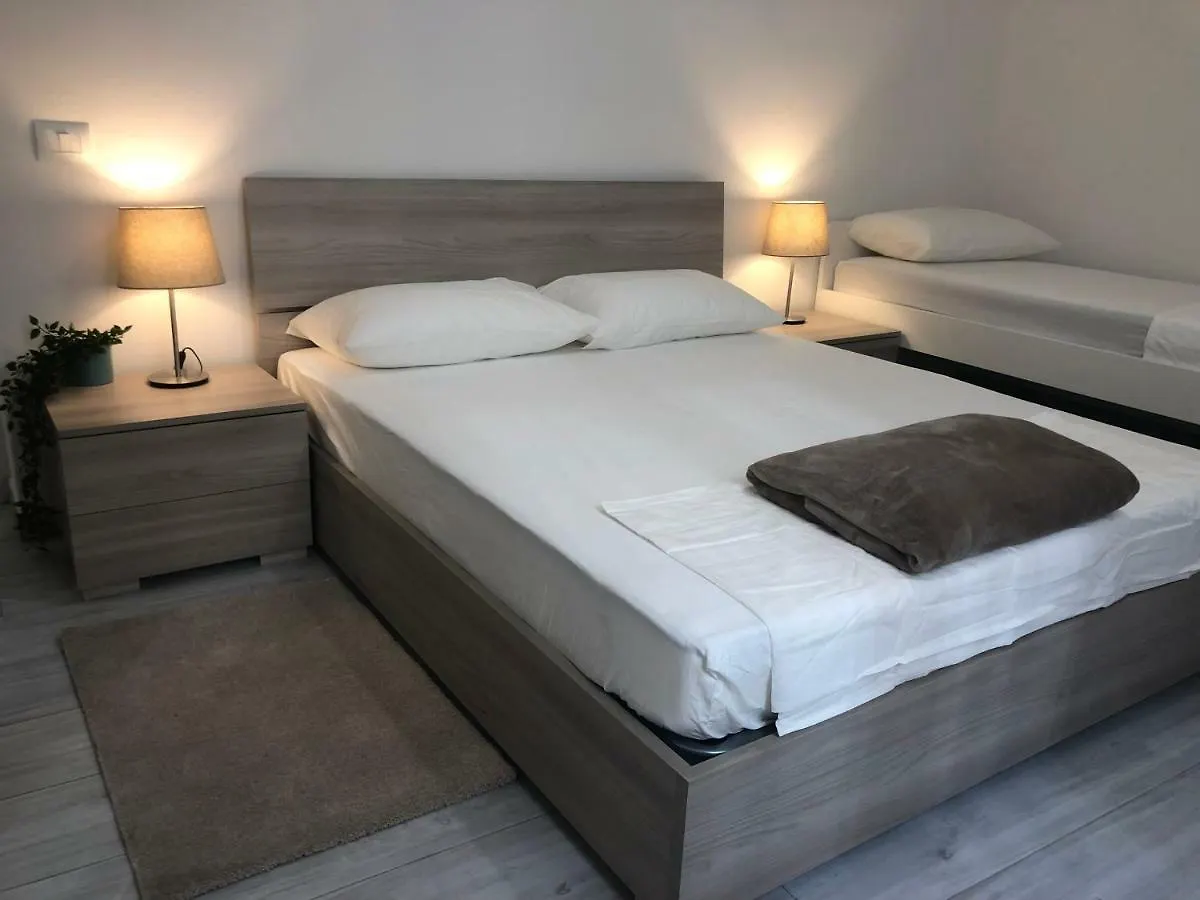 Le Tre Borghesi Hotel Parma 0*,